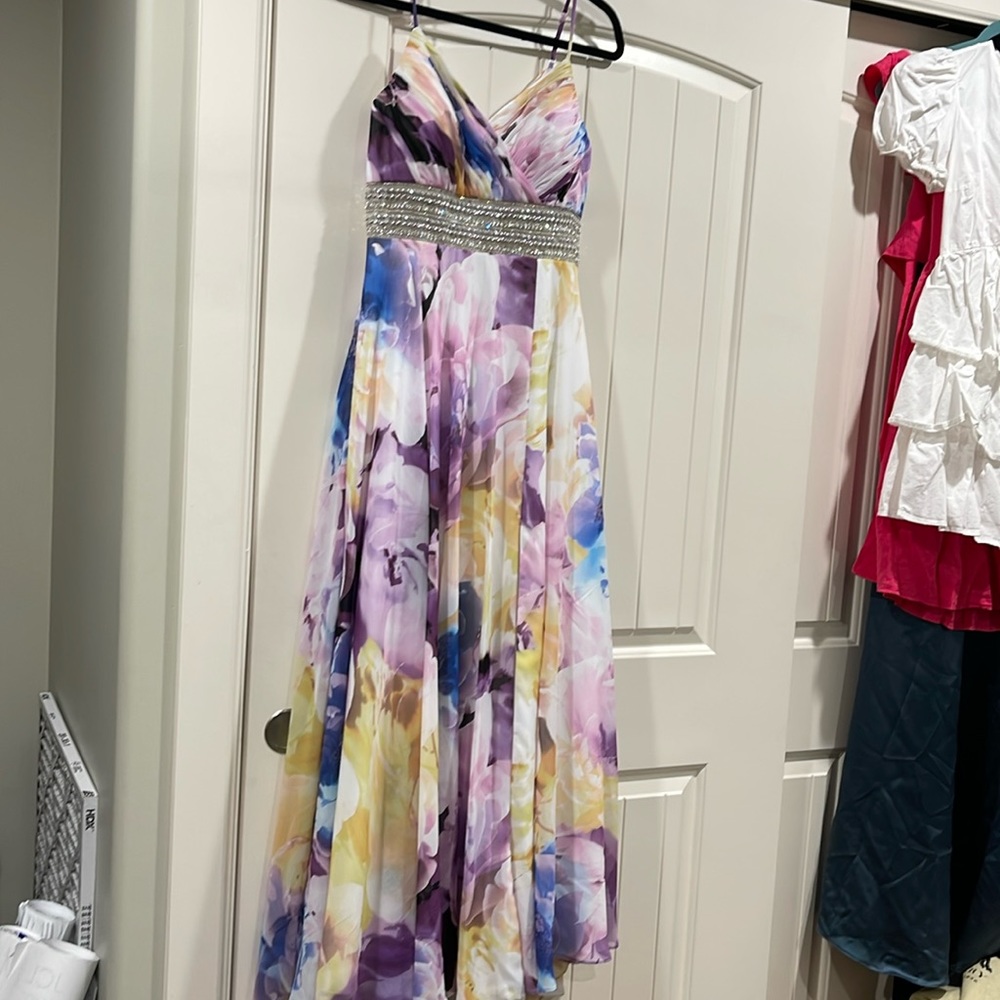 NWT Xscape Leilani Chiffon Beaded Waistband Dress Size 4